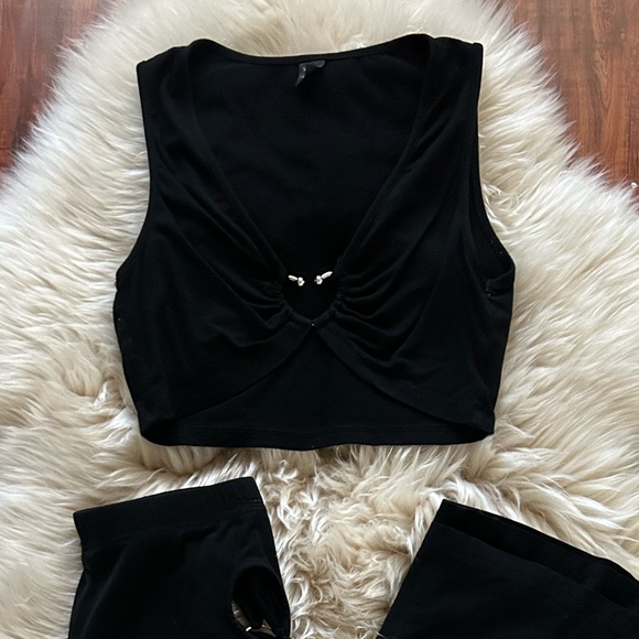 Flower Cut-Out Pant Set - Picture 4 of 4